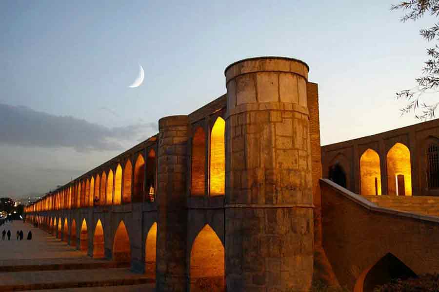 Tour to Sio- Se- Pol Bridge , Isfahan , Iran. Inbound Persia Travel Agency.
