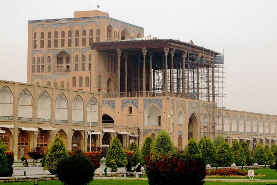 Tour to Ali Qapu Palace , Isfahan Iran. Inbound Persia Travel Agency.